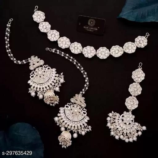 Beautiful Traditional Earrings Set with Mangteeka