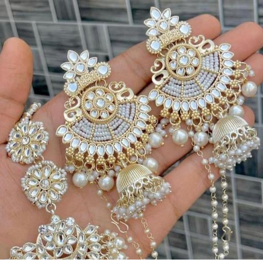 Beautiful Traditional Earrings Set with Mangteeka